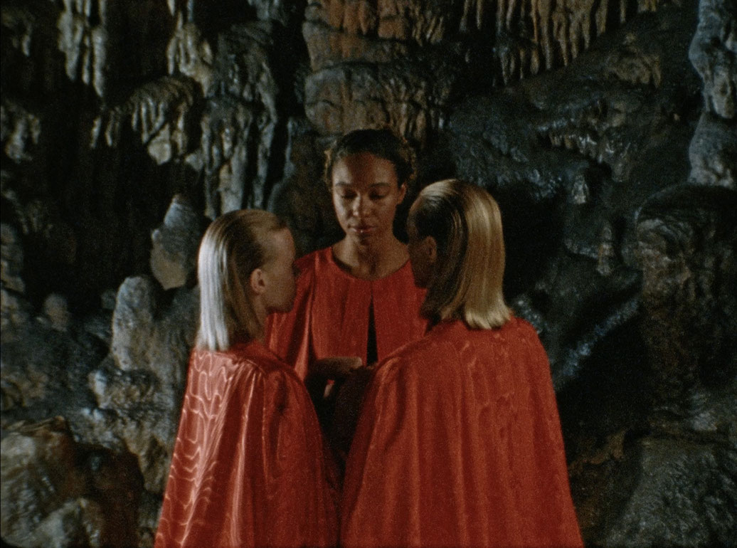 AntoinetteZwirchmayr_CurrentsAndOrders_Courtesysixpackfilm_2